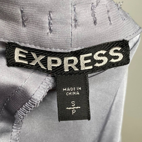 Express GRAY RUFFLE FRONT CAP SLEEVE - Picture 7 of 7